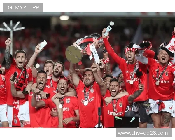 本菲卡主场迎战埃斯托里尔期待全取三分争夺联赛冠军荣耀 本菲卡主场迎战埃斯托里尔期待全取三分争夺联赛冠军荣耀